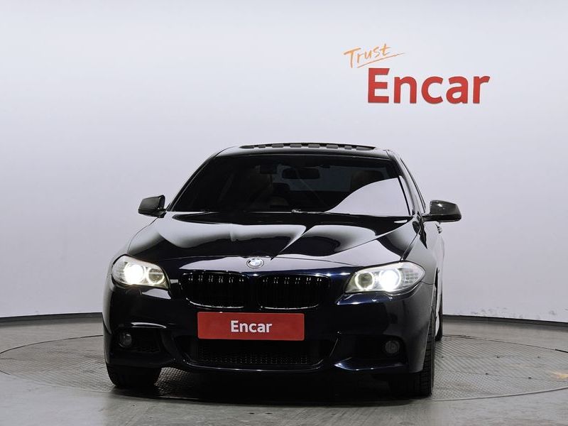 2013 BMW 5 Series 550i xDrive photo 3
