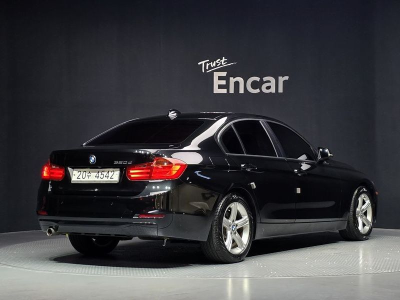 2014 BMW 3 Series 320d photo 2
