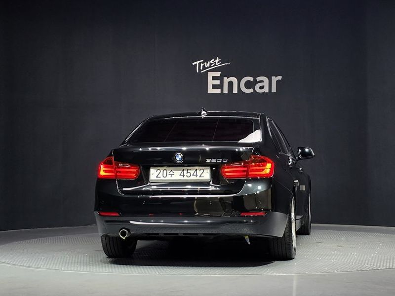 2014 BMW 3 Series 320d photo 4