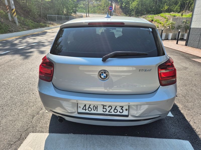 2015 BMW 1 Series 118d Sport 5Door photo 3