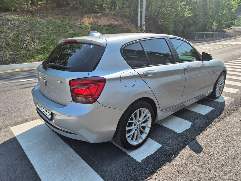 2015 BMW 1 Series 118d Sport 5Door photo 4