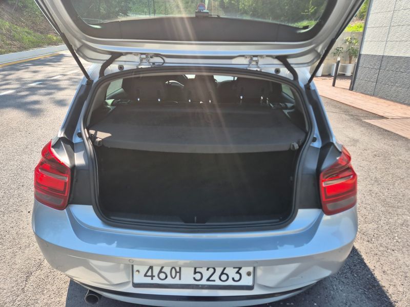 2015 BMW 1 Series 118d Sport 5Door photo 5