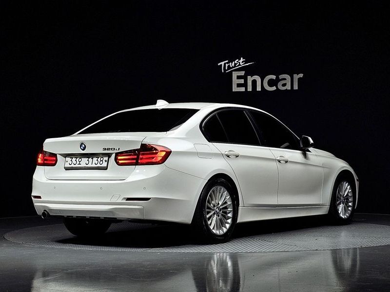 2014 BMW 3 Series 320d ED Edition photo 2