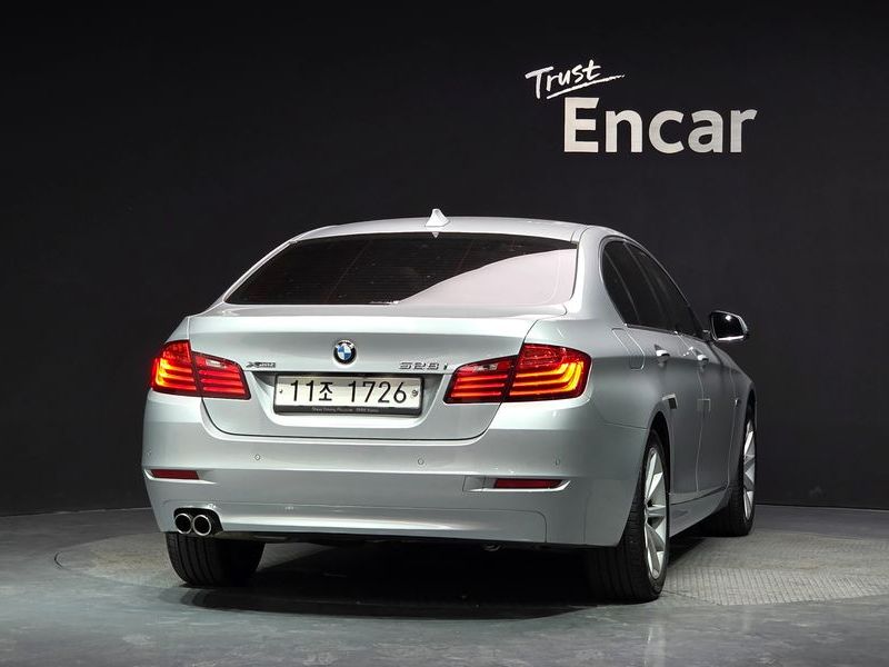 2015 BMW 5 Series 528i xDrive photo 4