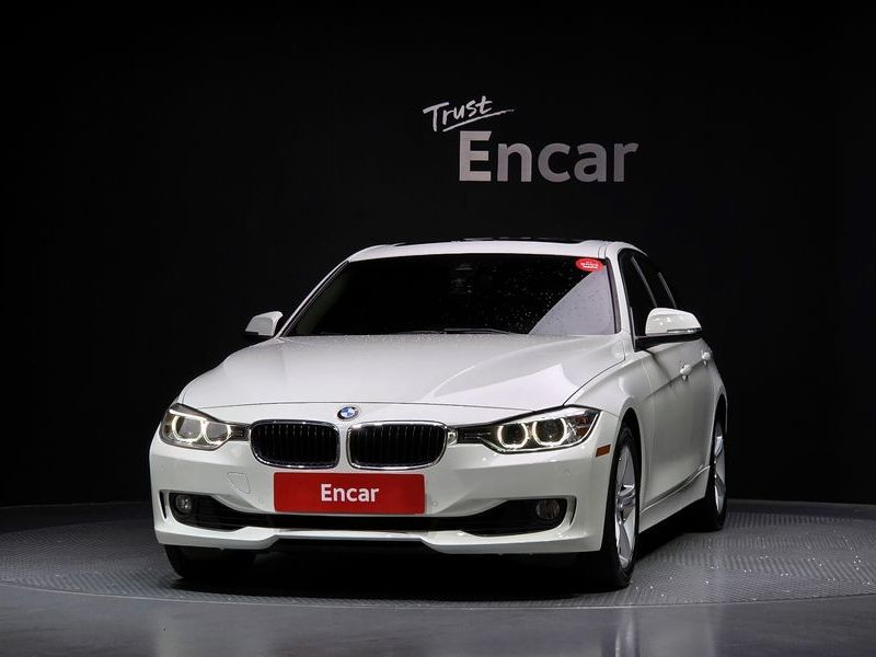 2014 BMW 3 Series 320i photo 3