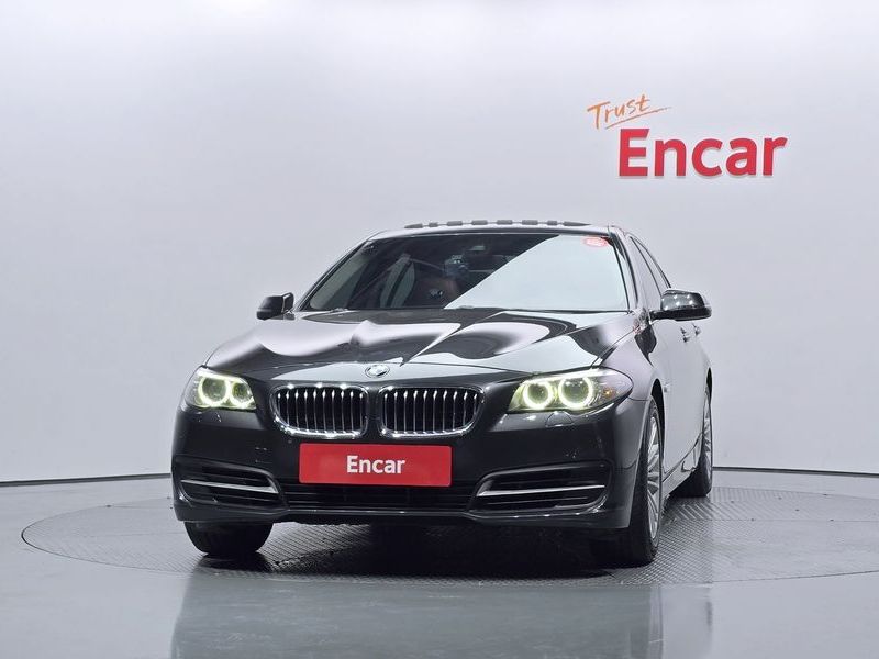 2015 BMW 5 Series 520d photo 3