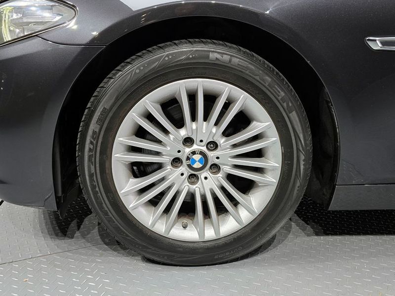 2015 BMW 5 Series 520d photo 5
