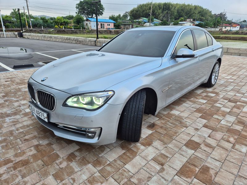 2013 BMW 7 Series 730d photo 3
