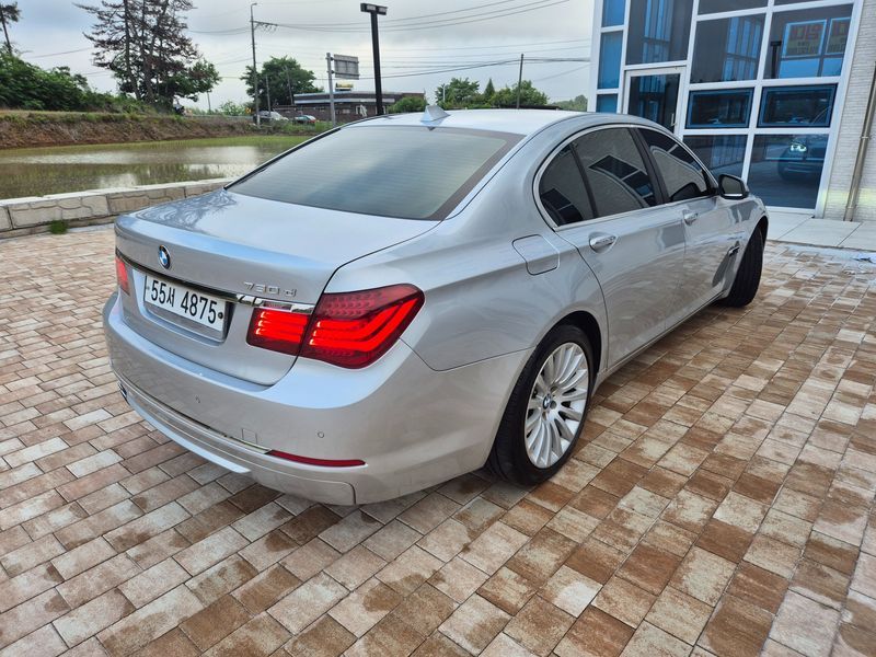2013 BMW 7 Series 730d photo 4