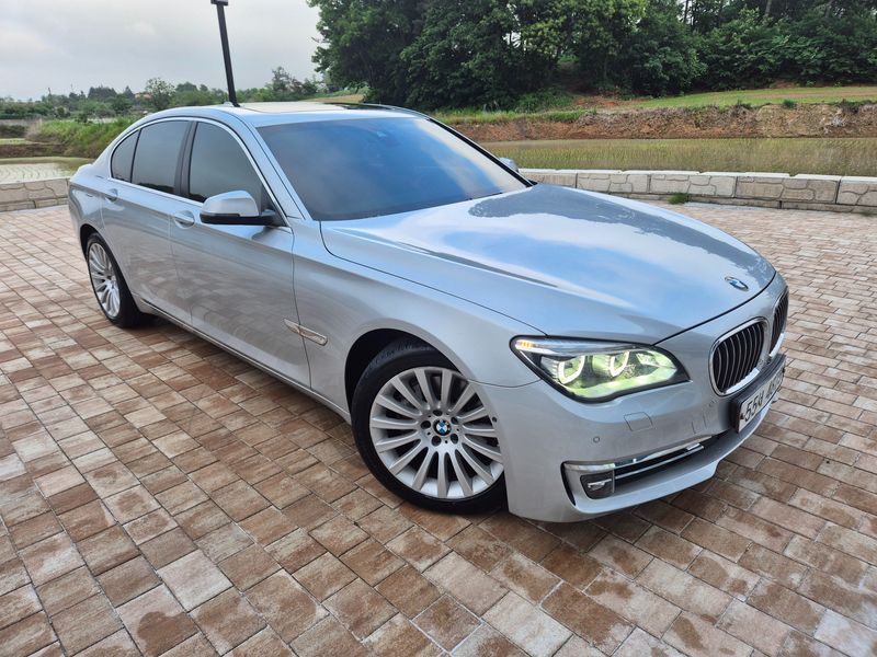 2013 BMW 7 Series 730d photo 5