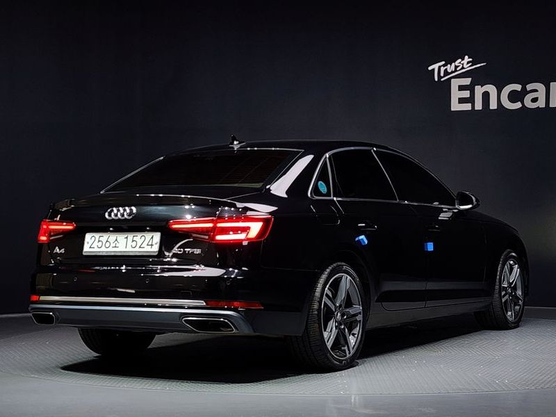 2019 Audi A4 40 TFSI Premium photo 2