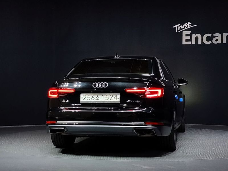 2019 Audi A4 40 TFSI Premium photo 4