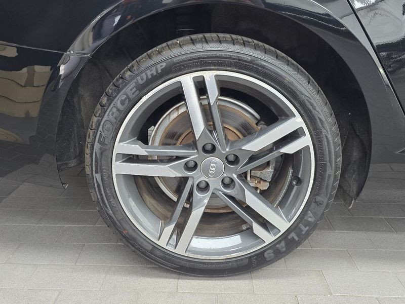 2019 Audi A4 40 TFSI Premium photo 5