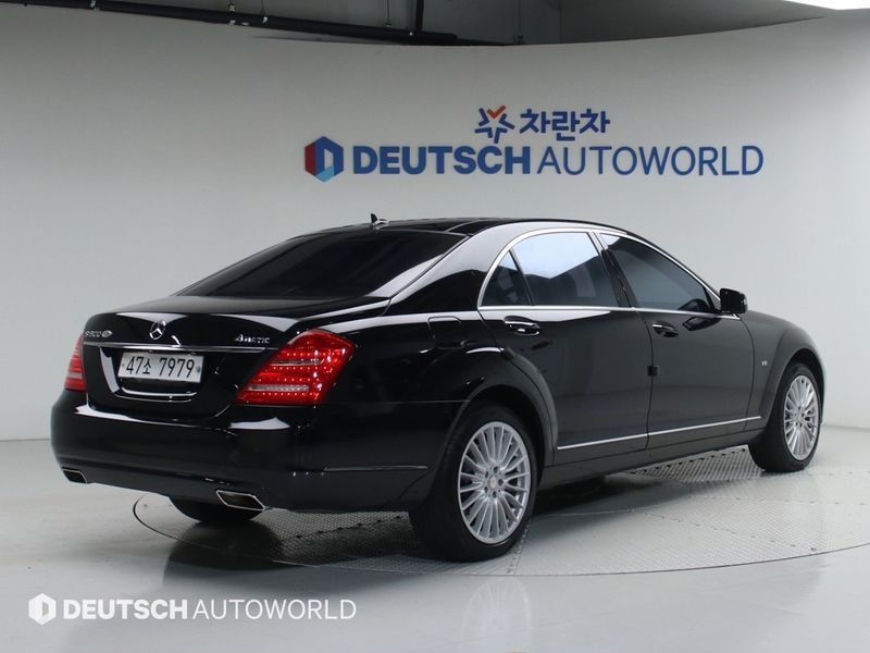 2013 Mercedes-Benz S-Class S500L 4MATIC Designo Edition photo 2