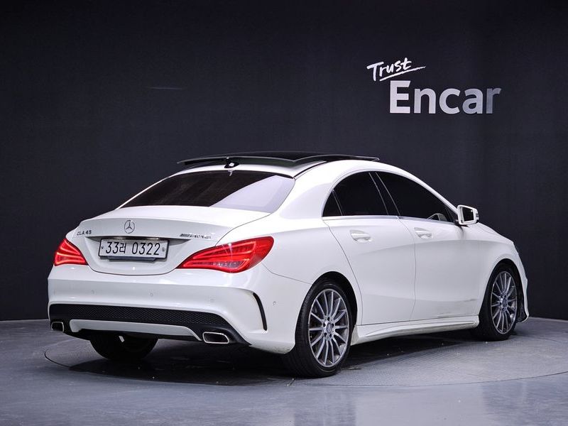 2016 Mercedes-Benz A-Class CLA250 4MATIC photo 2