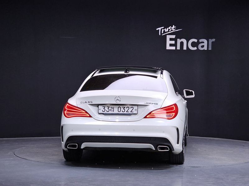2016 Mercedes-Benz A-Class CLA250 4MATIC photo 4