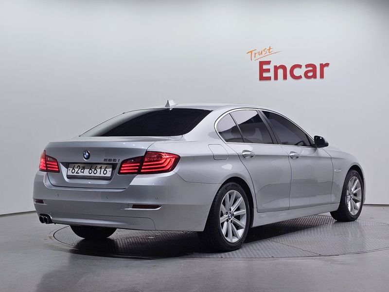 2014 BMW 5 Series 528i photo 2