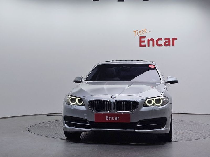 2014 BMW 5 Series 528i photo 3