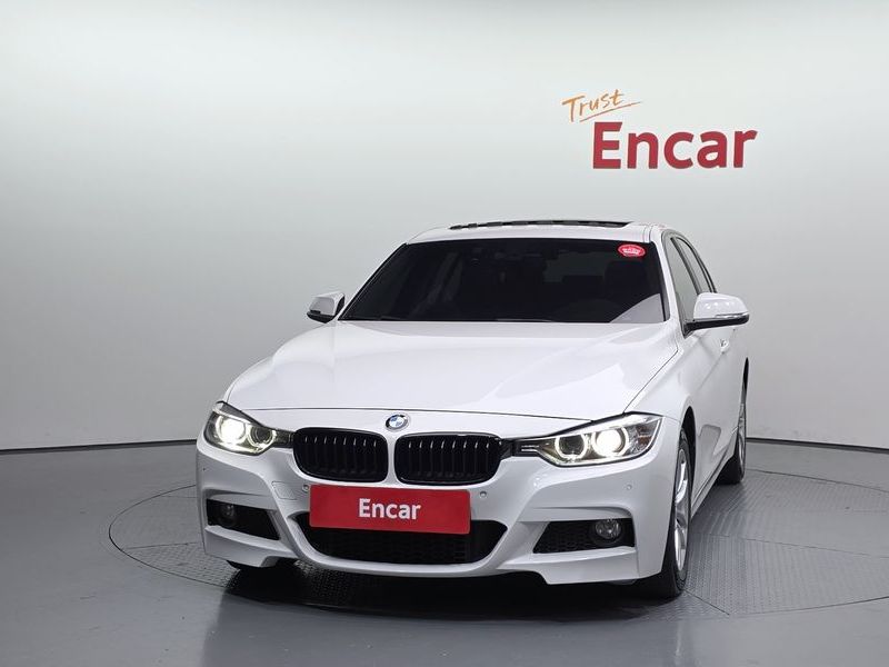2013 BMW 3 Series 320i photo 3