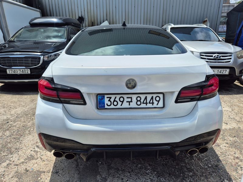 2012 BMW 5 Series 520d photo 2