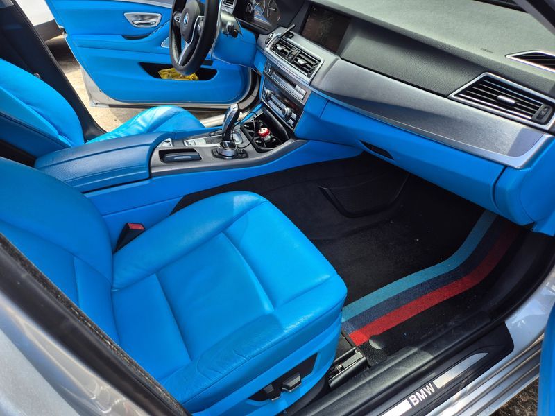 2012 BMW 5 Series 520d photo 5