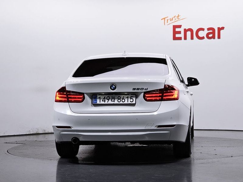 2015 BMW 3 Series 320d photo 4