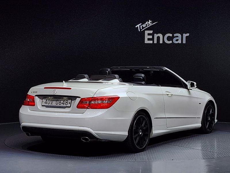 2012 Mercedes-Benz E-Class E350 Cabriolet photo 2