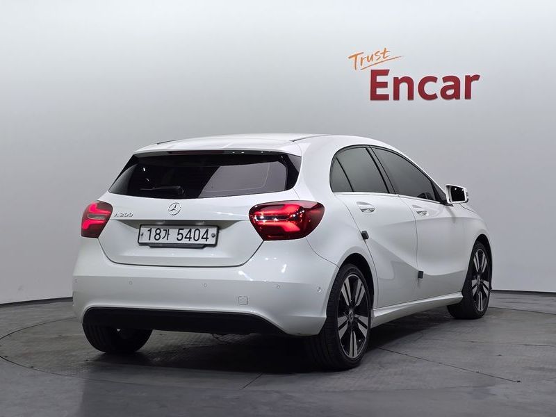 2018 Mercedes-Benz A-Class A200 photo 2