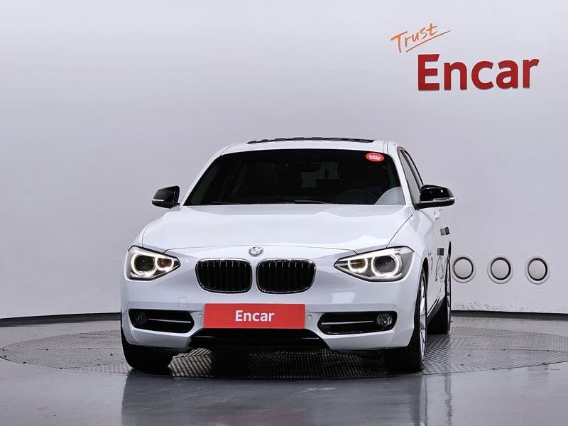 2015 BMW 1 Series 118d Sport 5Door photo 3