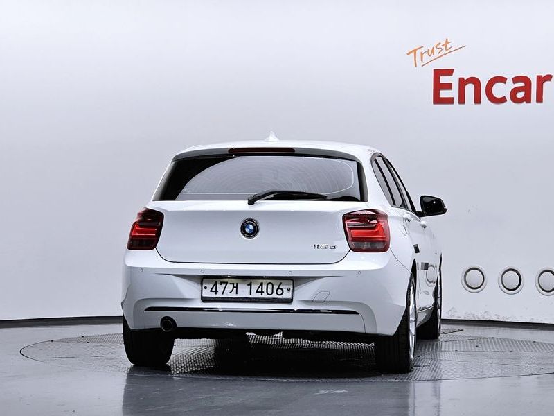 2015 BMW 1 Series 118d Sport 5Door photo 4