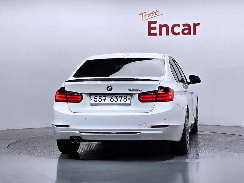 2014 BMW 3 Series 325d Sport photo 5
