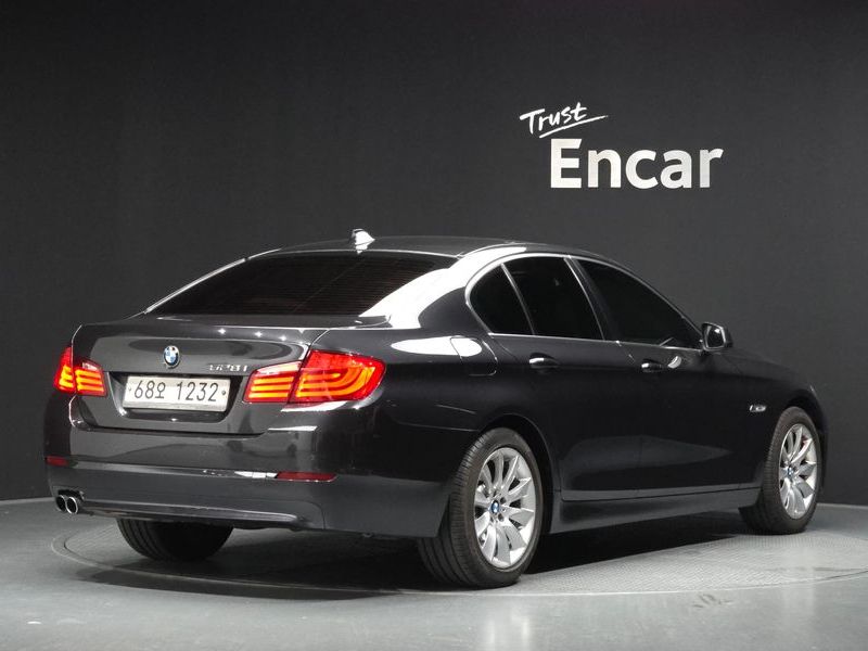 2013 BMW 5 Series 528i photo 2