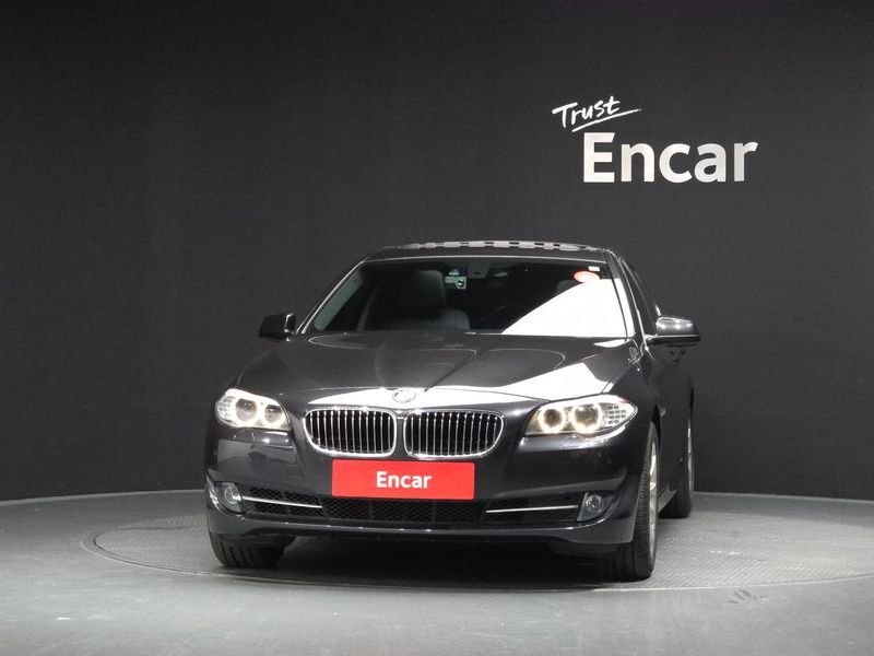 2013 BMW 5 Series 528i photo 3