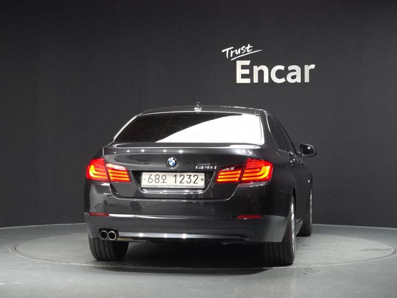 2013 BMW 5 Series 528i photo 4