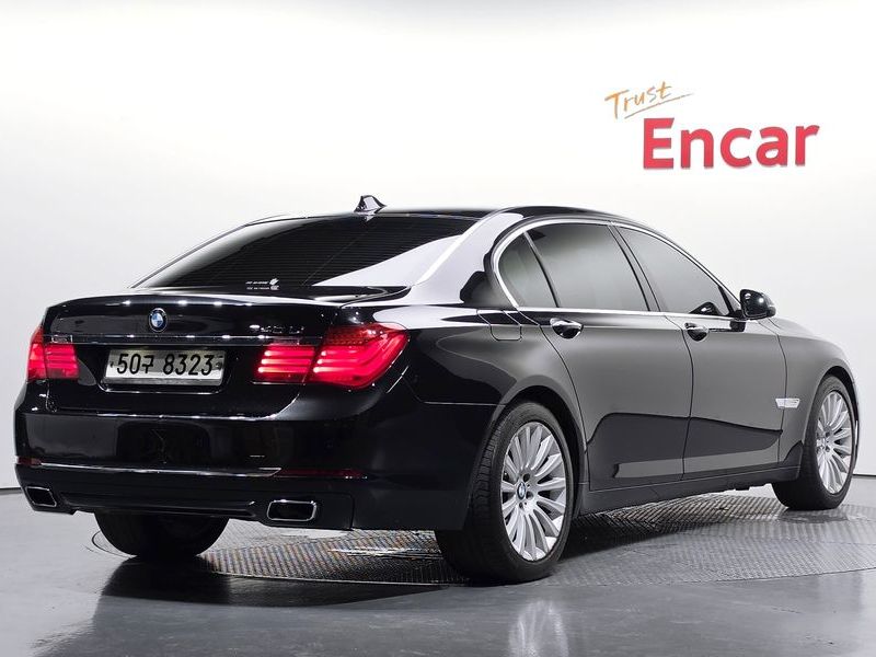 2014 BMW 7 Series 740Li photo 2