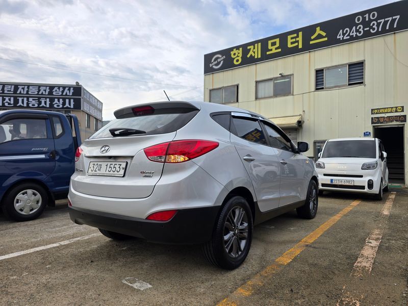 2015 Hyundai Tucson Diesel(e-VGT) 4WD Smart photo 2
