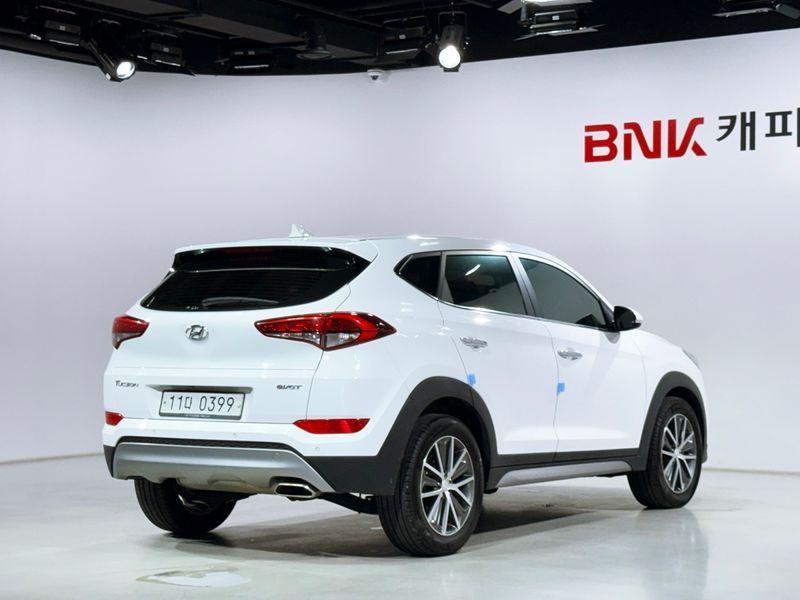 2017 Hyundai Tucson Diesel 1.7 2WD Style Fever photo 2