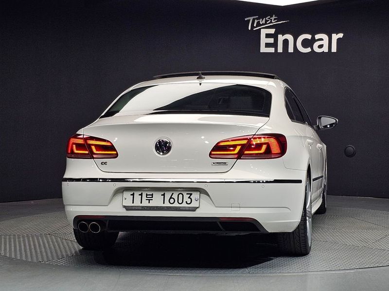 2015 Volkswagen CC 2.0 TDI BlueMotion R-Line photo 4