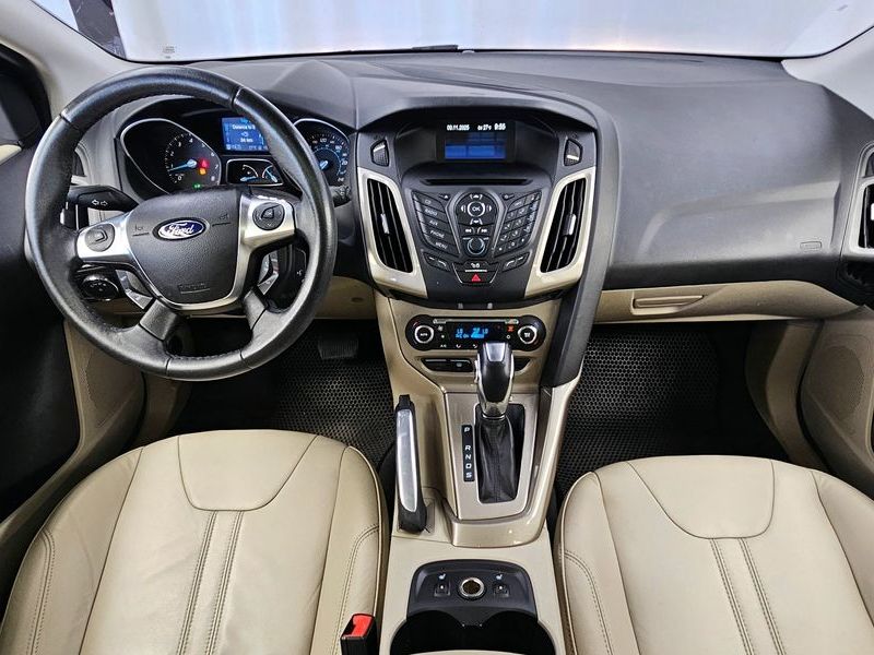 2012 Ford Focus 2.0 SEL Hatchback 3rd photo 7