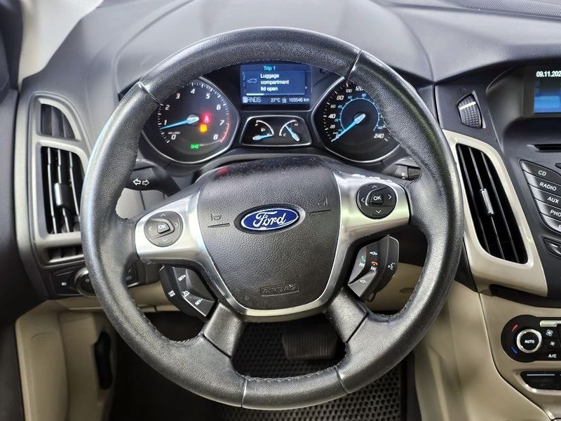 2012 Ford Focus 2.0 SEL Hatchback 3rd photo 13