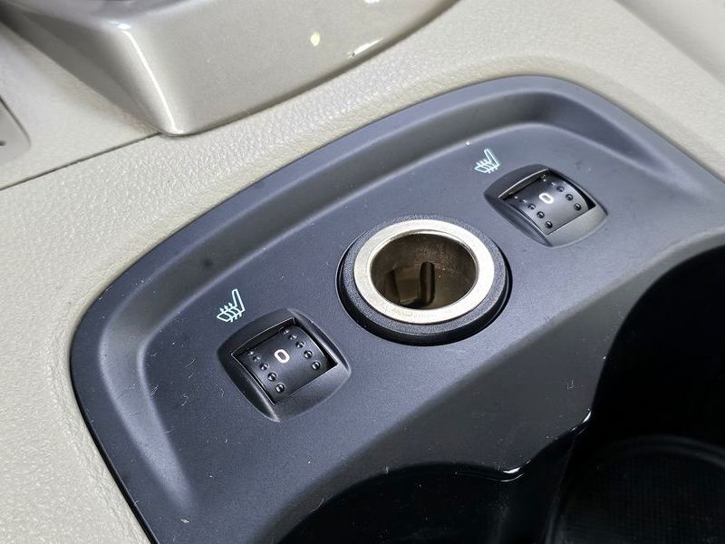 2012 Ford Focus 2.0 SEL Hatchback 3rd photo 18