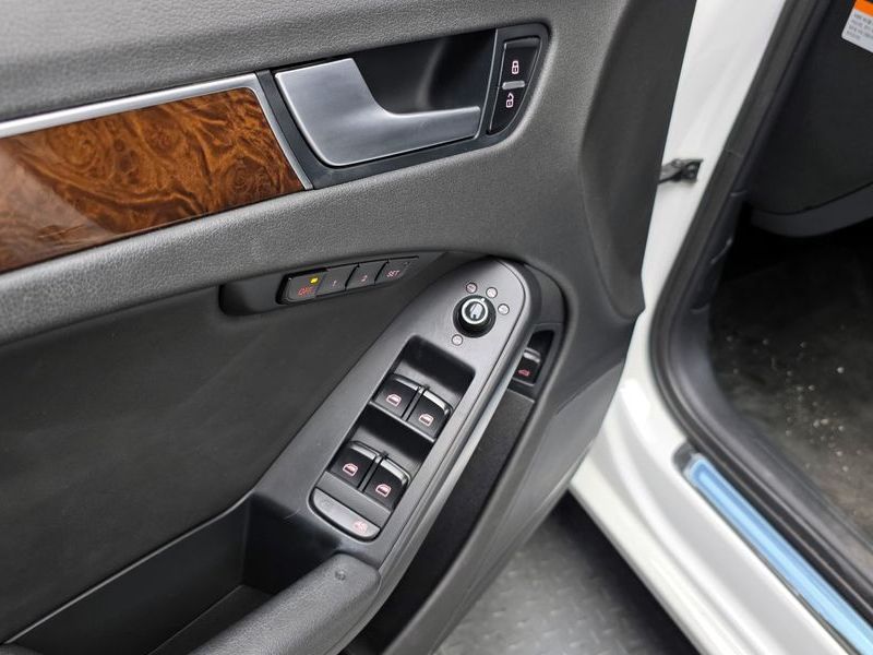 2012 Audi A4 2.0 TFSI Quattro Dynamic B8 photo 16