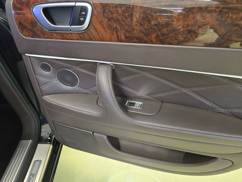 2012 Bentley Flying Spur 6.0 Speed photo 16