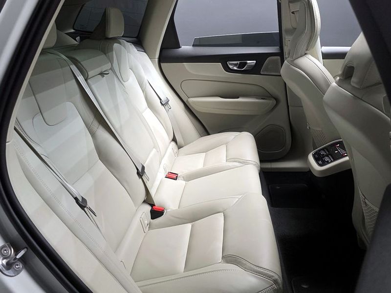 2026 Volvo XC60 B5 Ultra Bright Air Sus photo 26