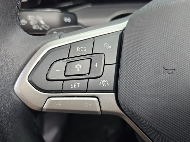 2024 Volkswagen Golf 2.0 TDI Prestige photo 18