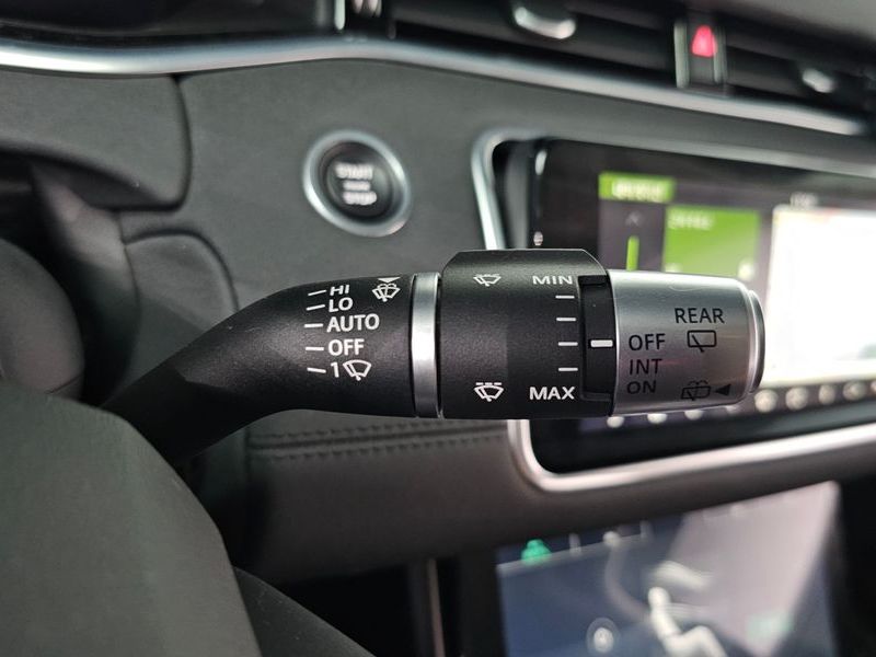 2020 Land Rover Range Rover Evoque P250 SE photo 17