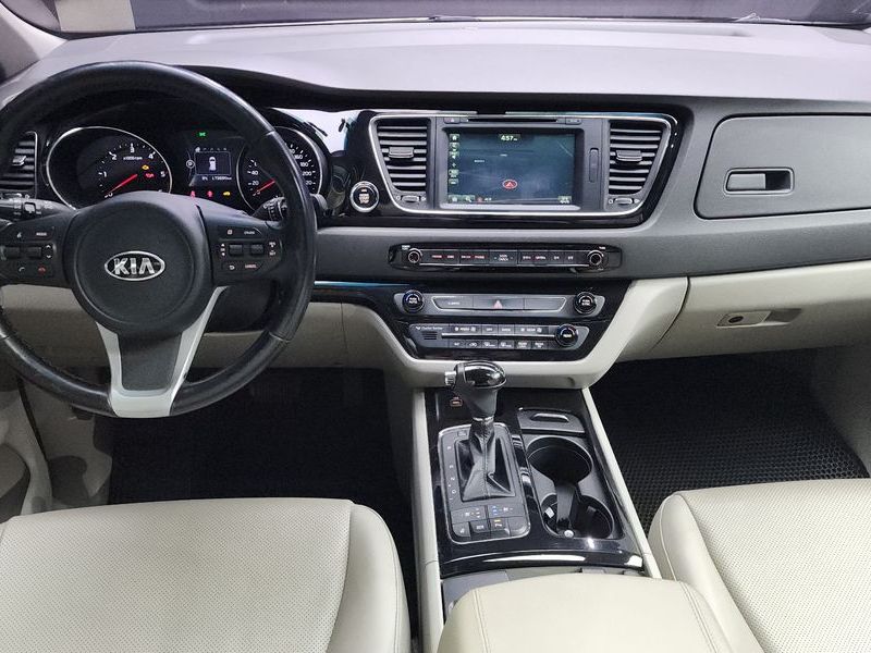 2016 Kia Carnival 9-seater Prestige photo 7
