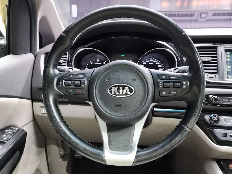 2016 Kia Carnival 9-seater Prestige photo 13