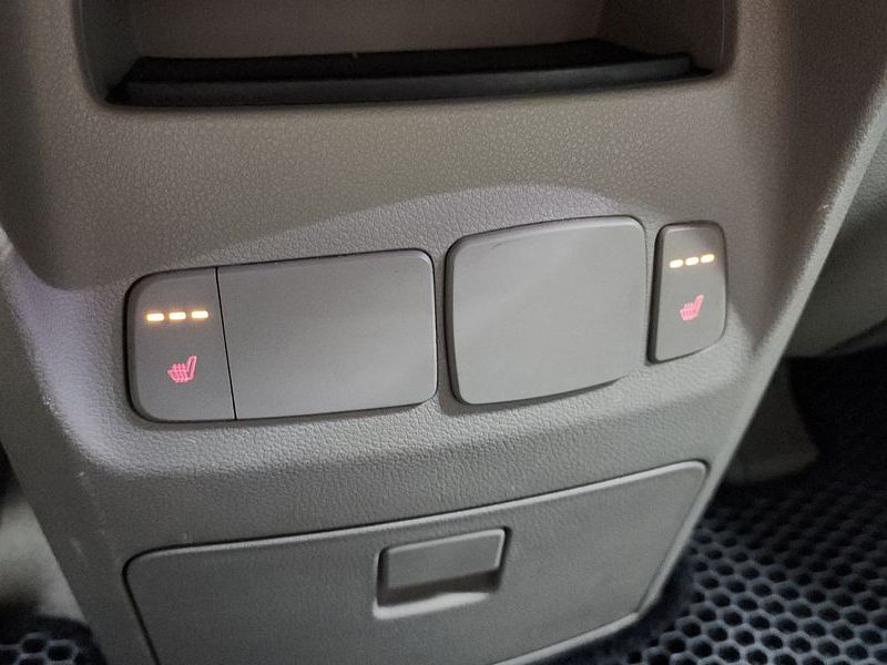 2016 Kia Carnival 9-seater Prestige photo 20