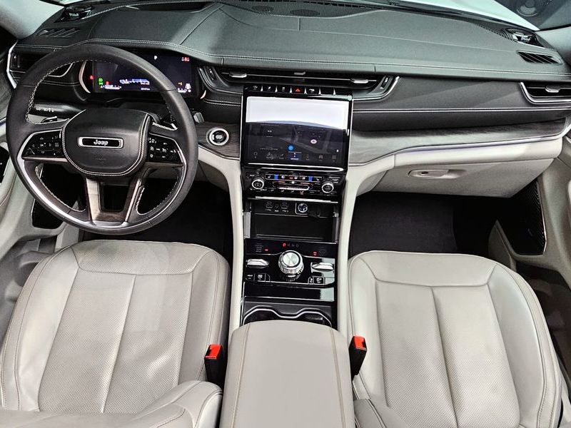 2023 Jeep Grand Cherokee 3.6 Overland photo 7